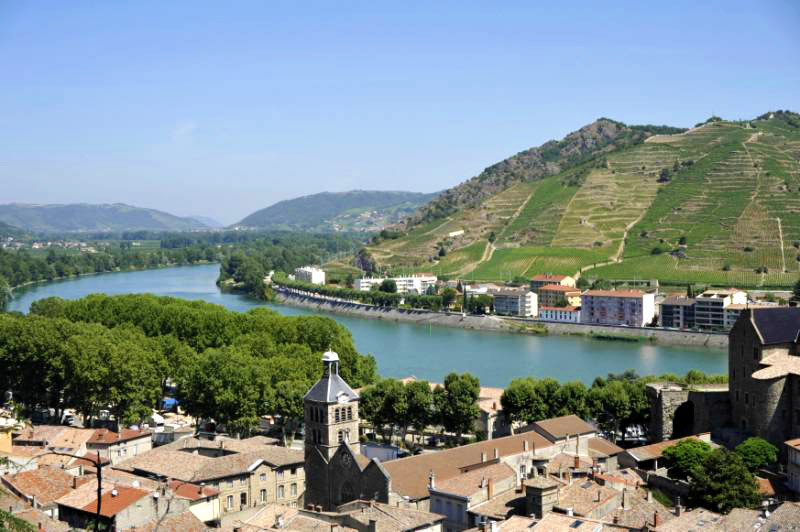 Tournon, le Rhône vu du château (07)